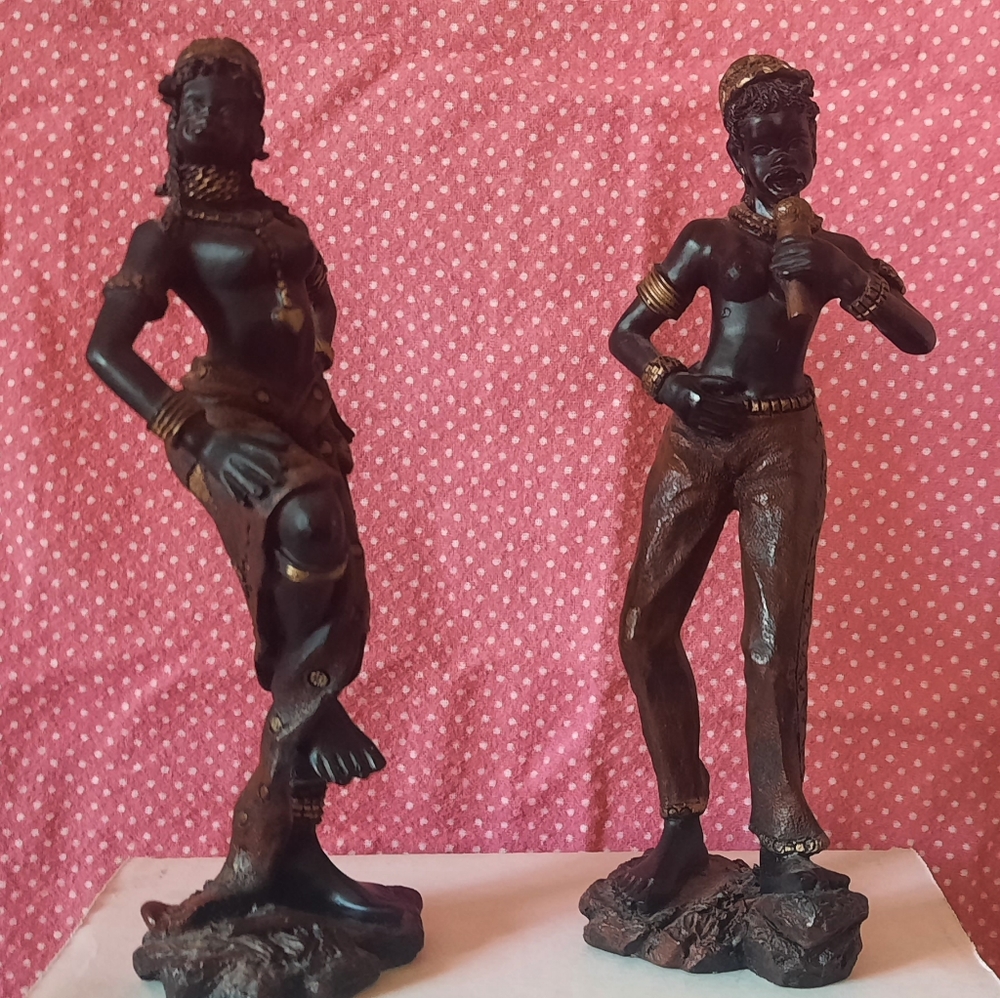 Pair of African women music figures
